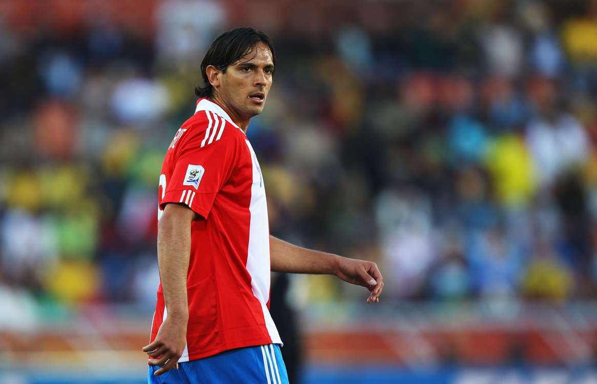Cầu thủ lớn tuổi nhất thế giới Roque Santa Cruz - 42 tuổi